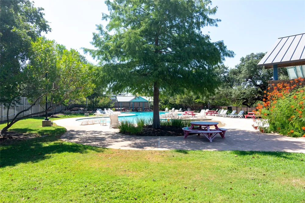 1916 Bobbywoods Lane Manchaca, TX 78652