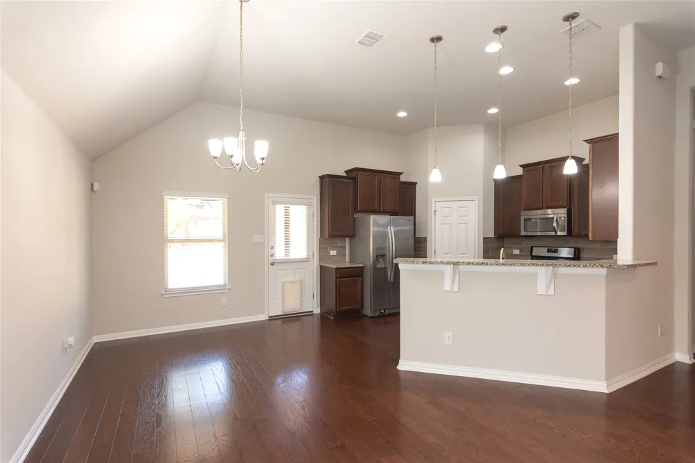 1916 Bobbywoods Lane Manchaca, TX 78652