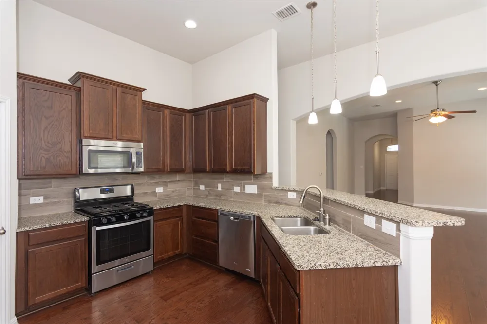 1916 Bobbywoods Lane Manchaca, TX 78652