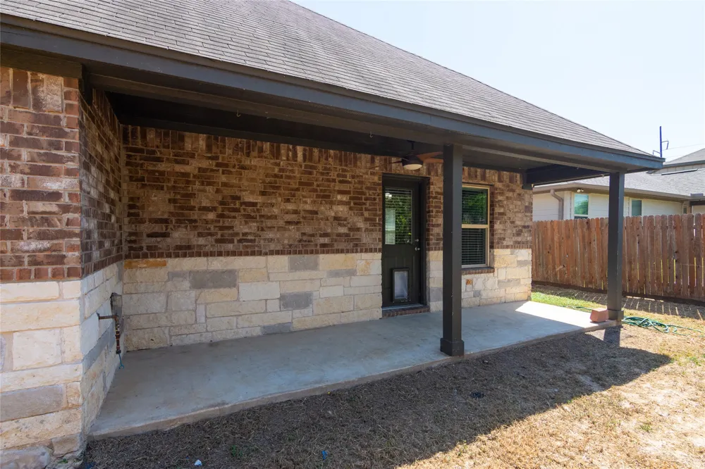 1916 Bobbywoods Lane Manchaca, TX 78652