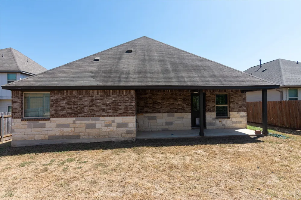 1916 Bobbywoods Lane Manchaca, TX 78652