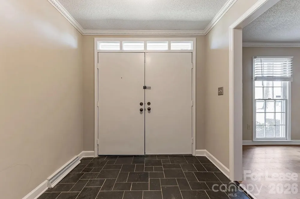 2801 Valencia Terrace Charlotte, NC 28211