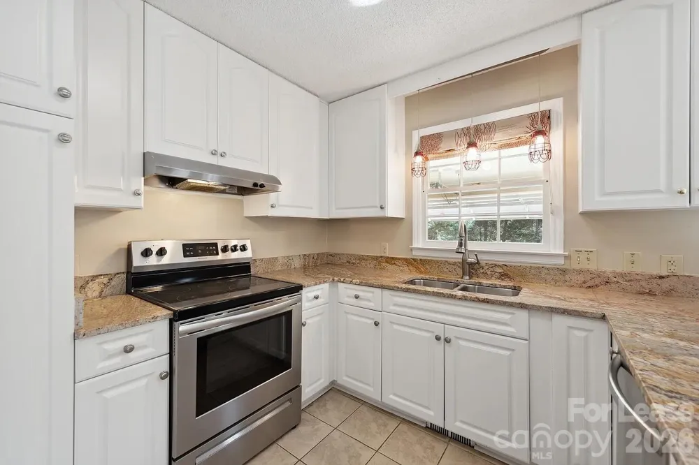 2801 Valencia Terrace Charlotte, NC 28211