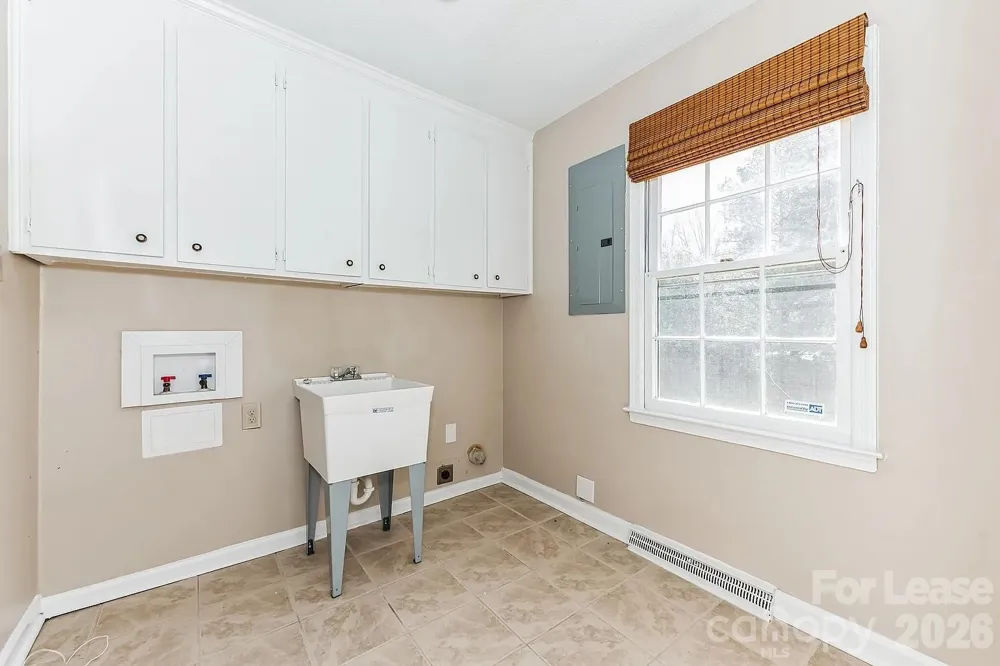 2801 Valencia Terrace Charlotte, NC 28211