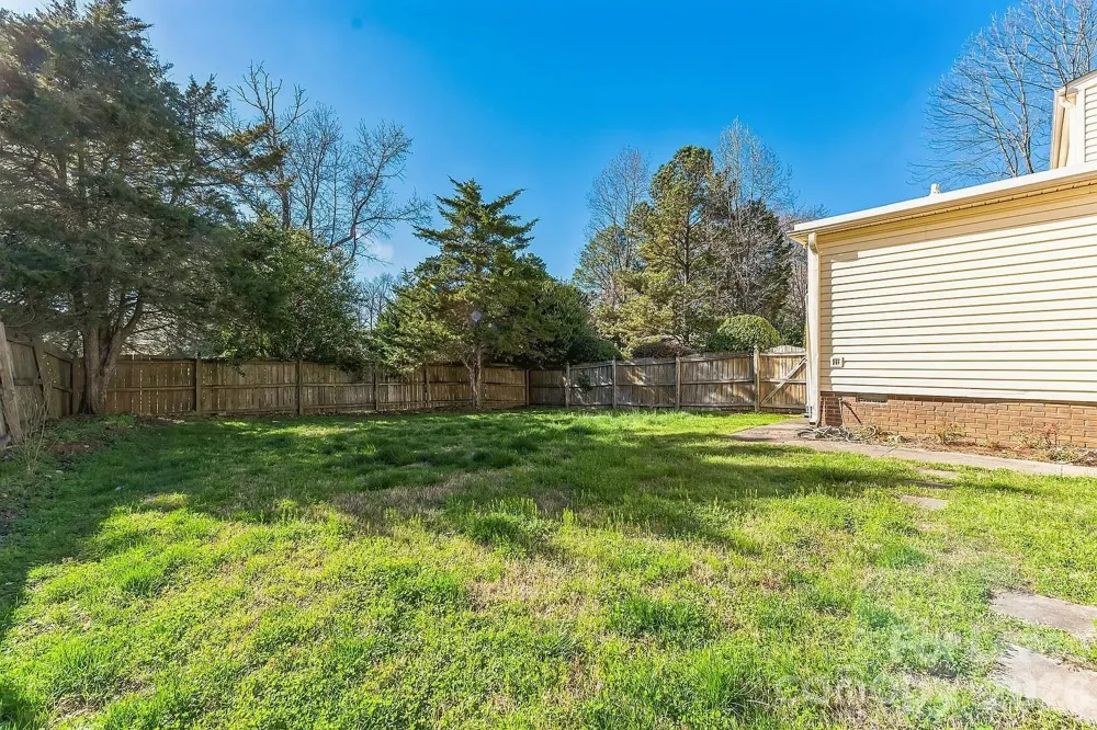 2801 Valencia Terrace Charlotte, NC 28211