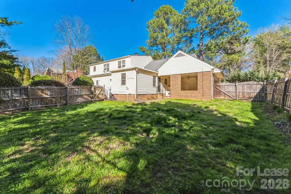2801 Valencia Terrace Charlotte, NC 28211