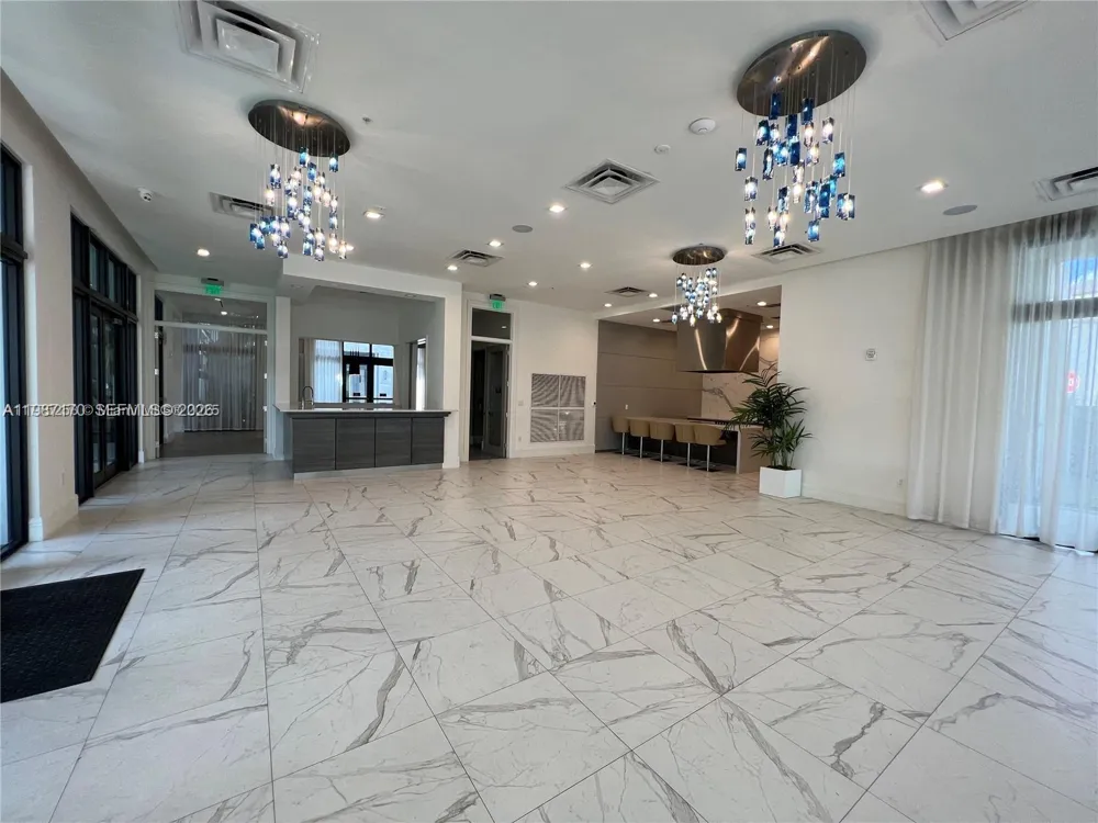8167 NW 41st St #E-308 Doral, FL 33166