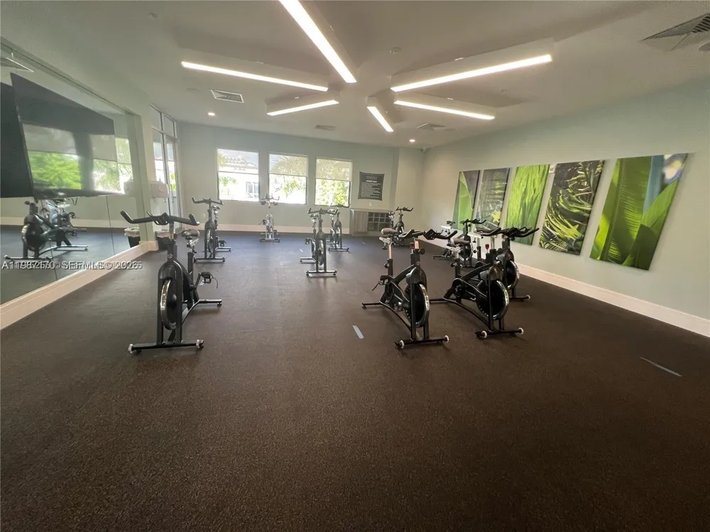 8167 NW 41st St #E-308 Doral, FL 33166