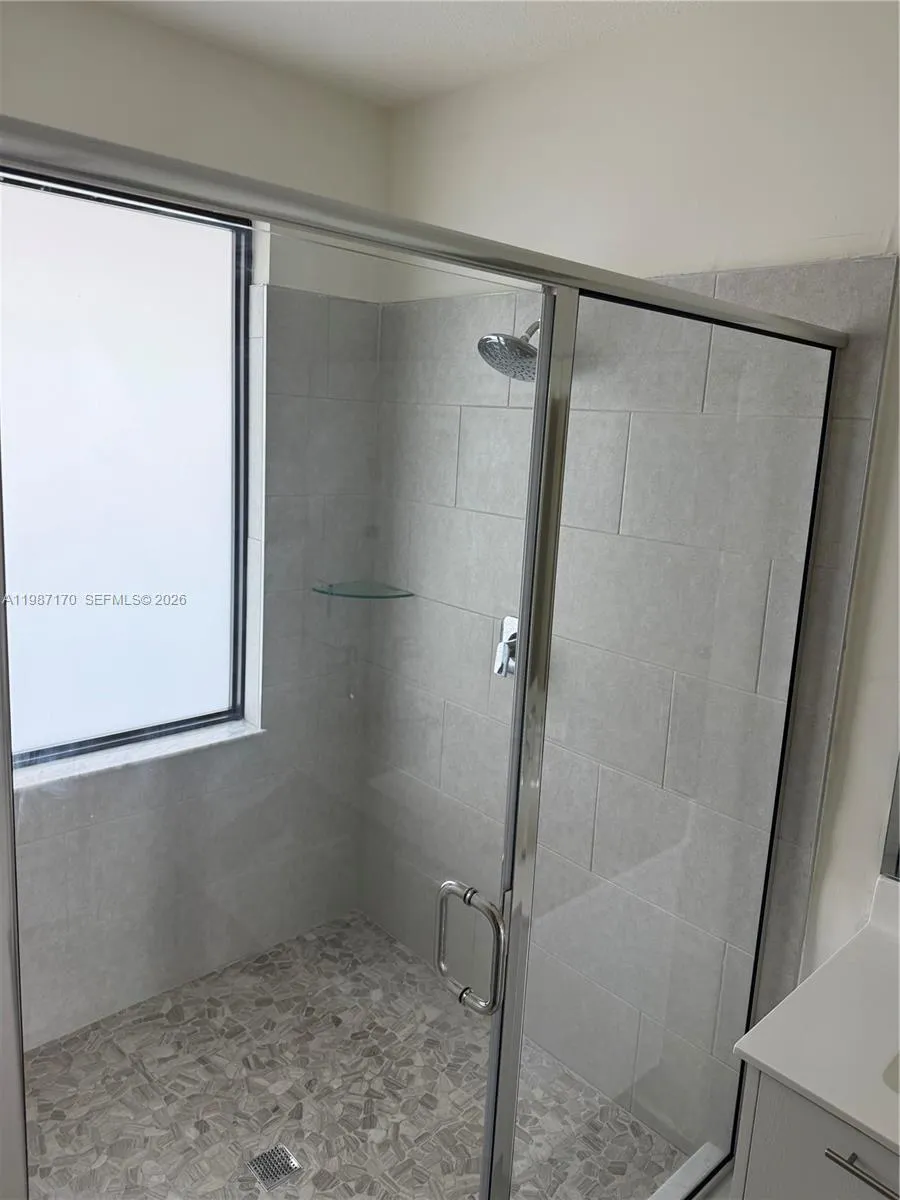 8167 NW 41st St #E-308 Doral, FL 33166