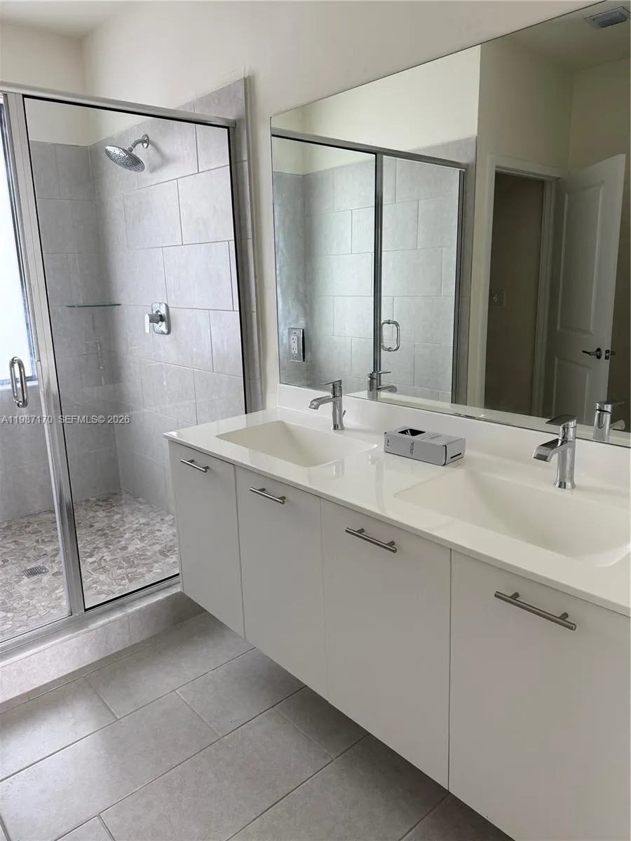 8167 NW 41st St #E-308 Doral, FL 33166