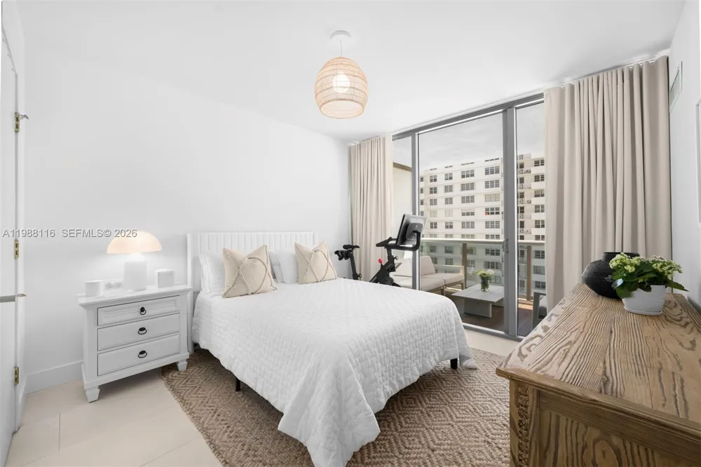 5875 Collins Ave #906 Miami Beach, FL 33140