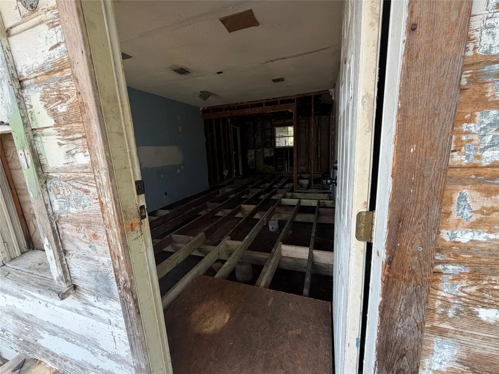 327 W Hester Street Sherman, TX 75090