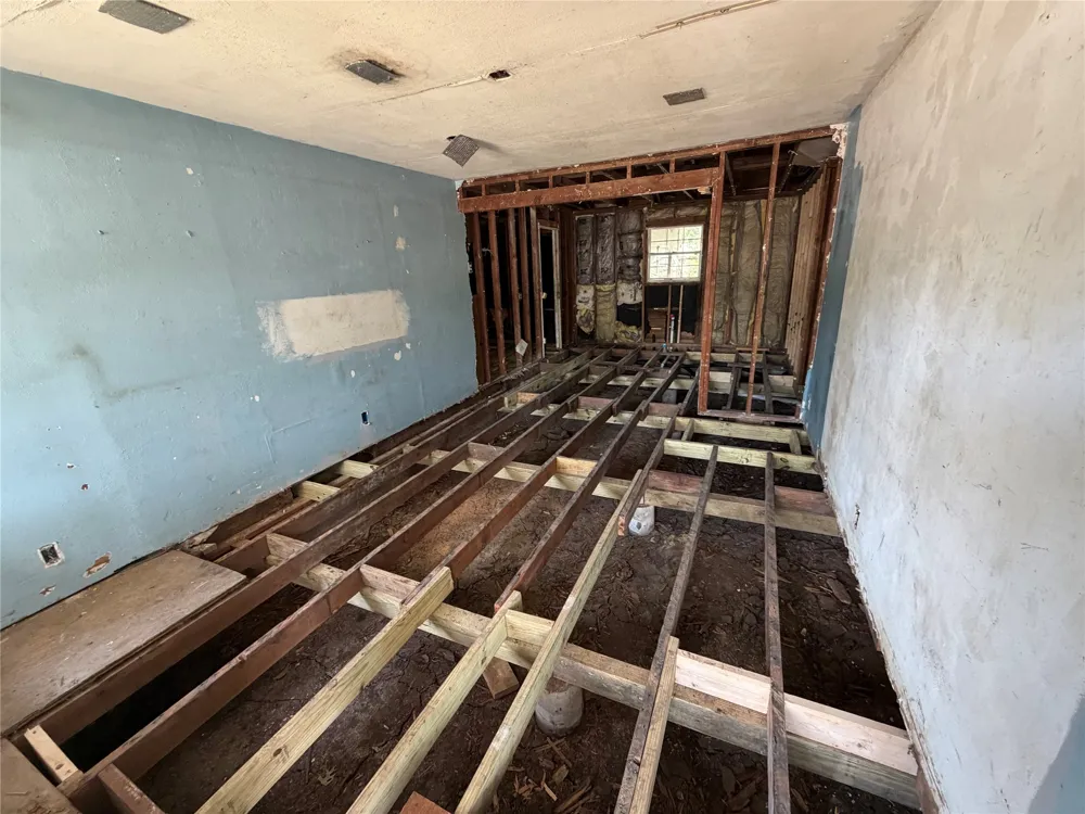 327 W Hester Street Sherman, TX 75090
