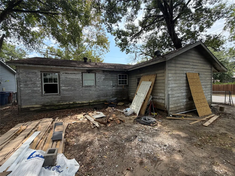 327 W Hester Street Sherman, TX 75090