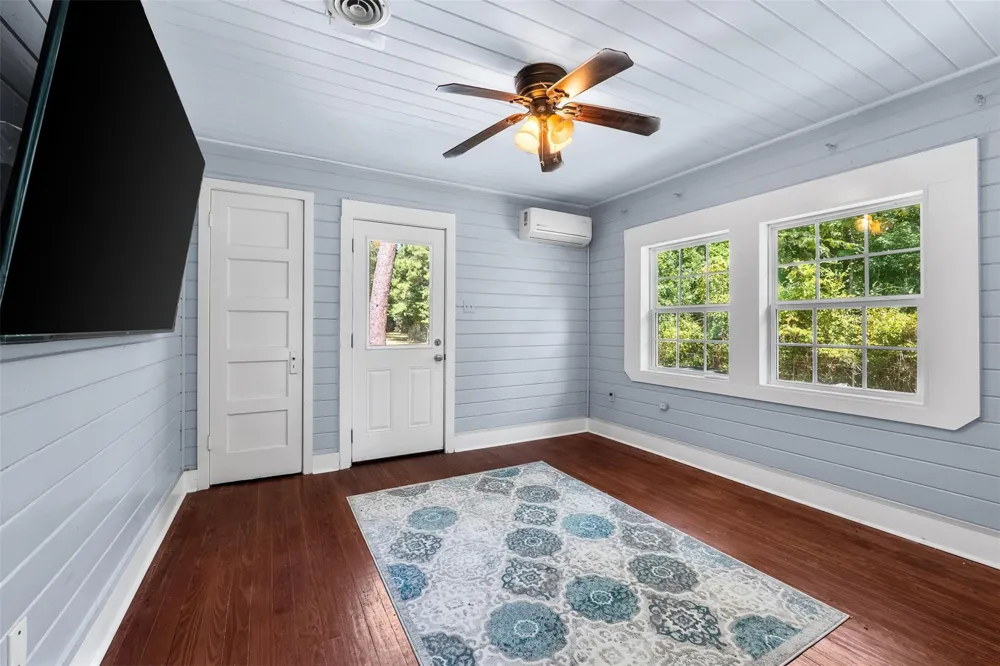 406 E Second Street Corrigan, TX 75939