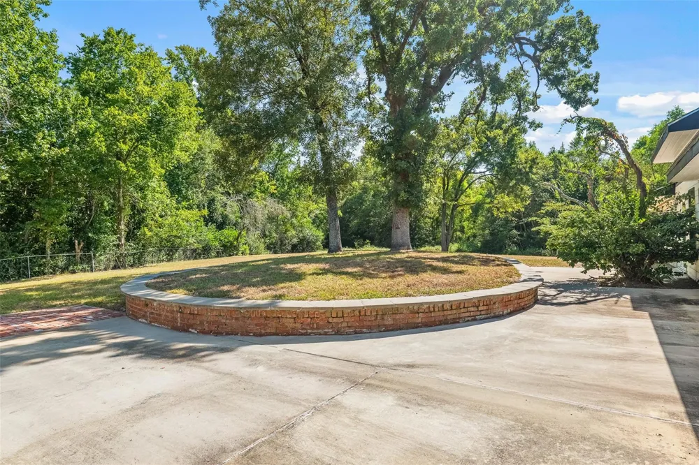 406 E Second Street Corrigan, TX 75939