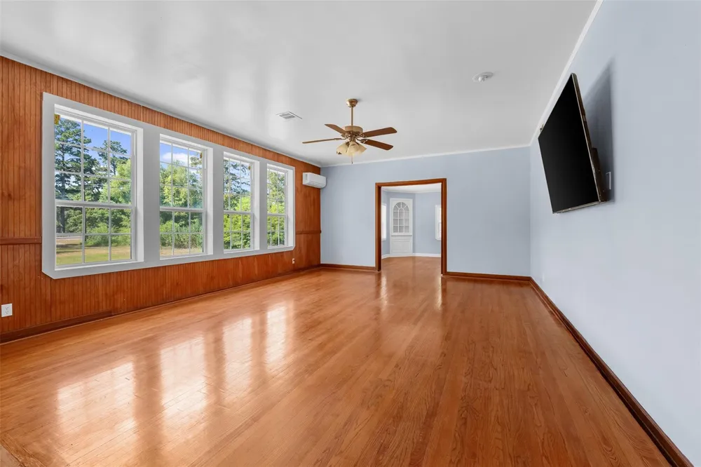 406 E Second Street Corrigan, TX 75939