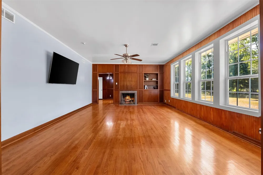 406 E Second Street Corrigan, TX 75939