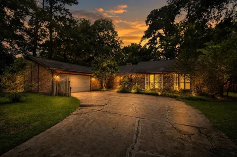 6702 Spring Leaf Drive