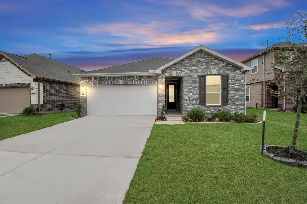 2030 Domeniko Drive Fresno, TX 77545