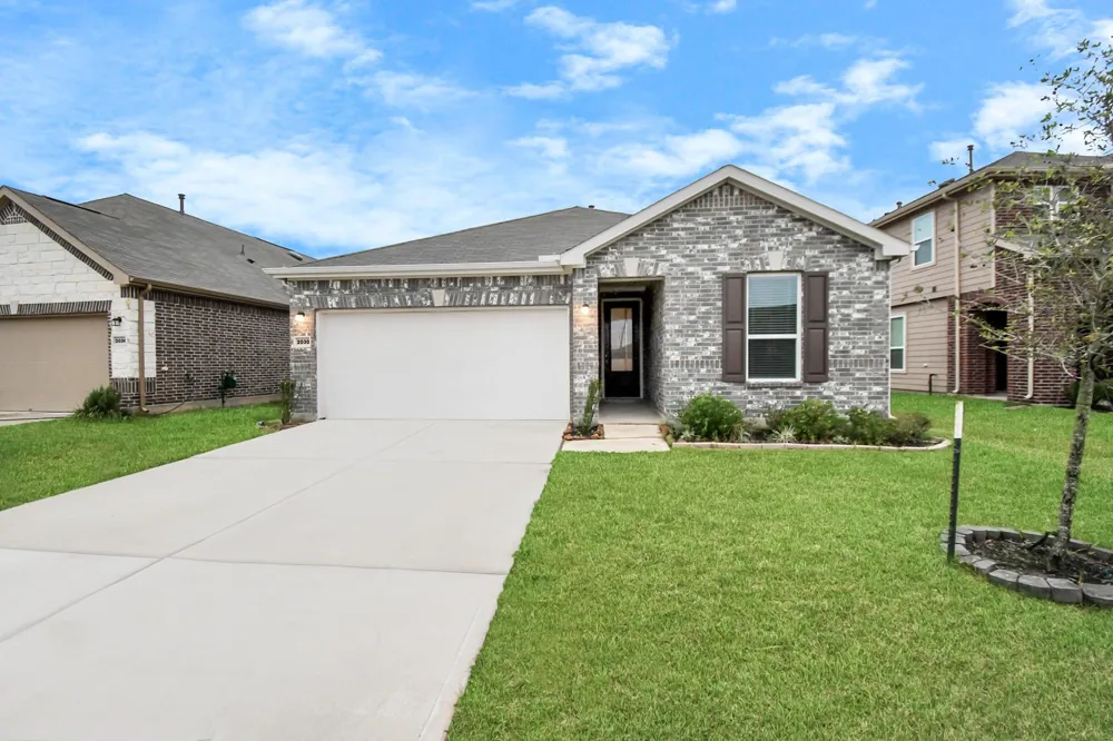 2030 Domeniko Drive Fresno, TX 77545