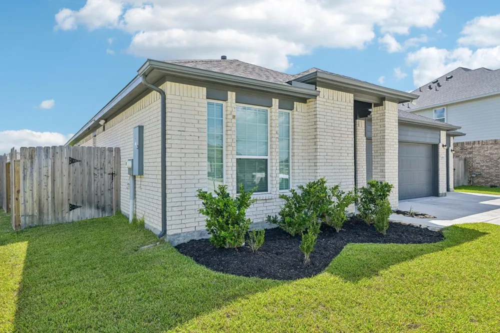 409 Chardonnay Drive Alvin, TX 77511