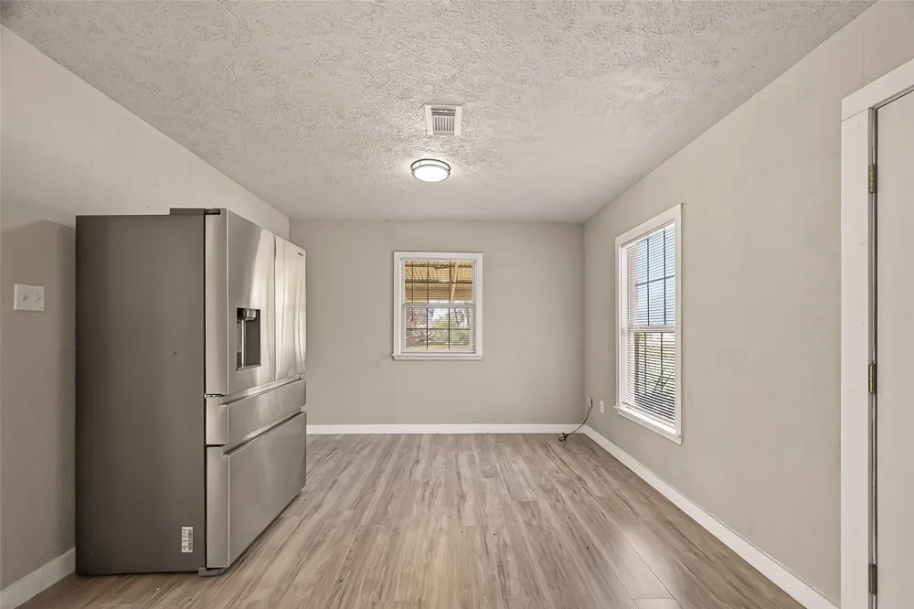 1221 Parkway Street Baytown, TX 77520
