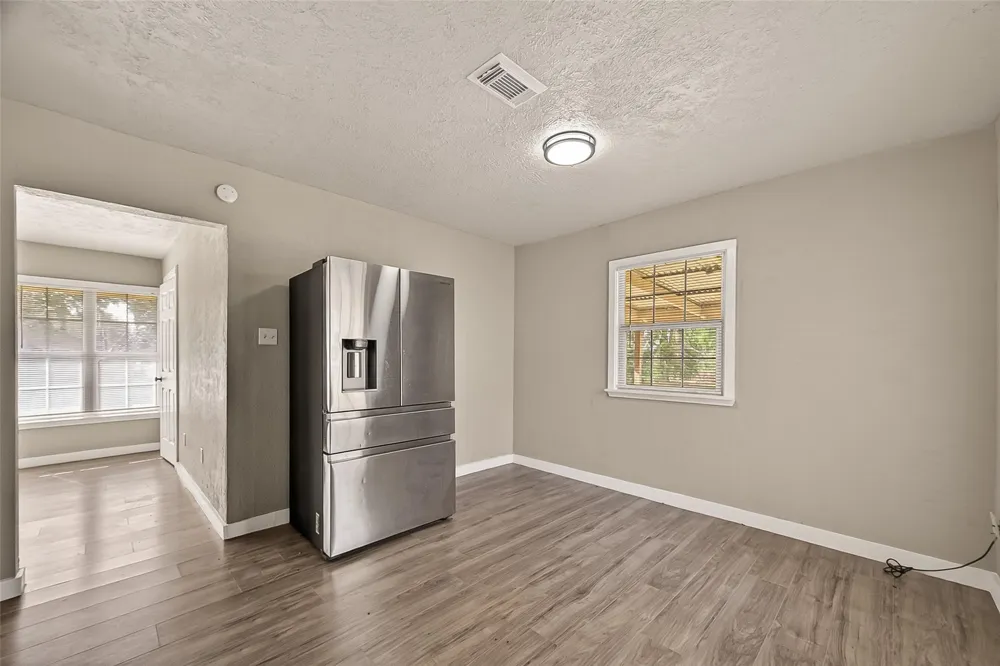 1221 Parkway Street Baytown, TX 77520