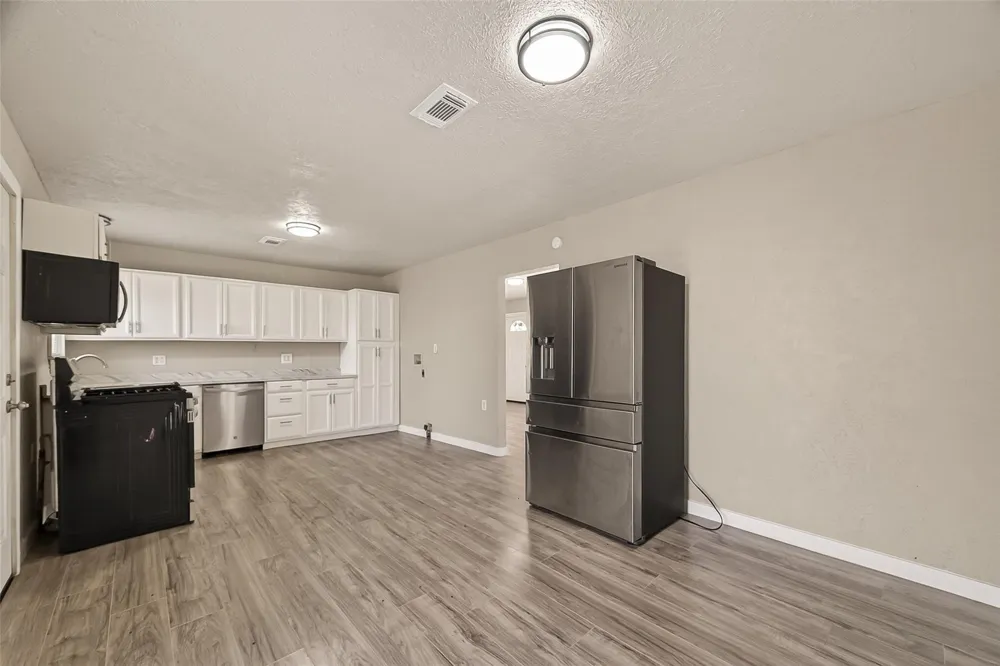1221 Parkway Street Baytown, TX 77520