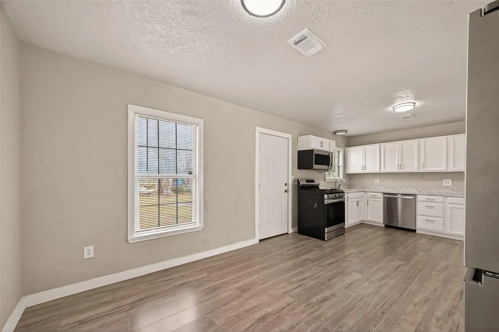 1221 Parkway Street Baytown, TX 77520