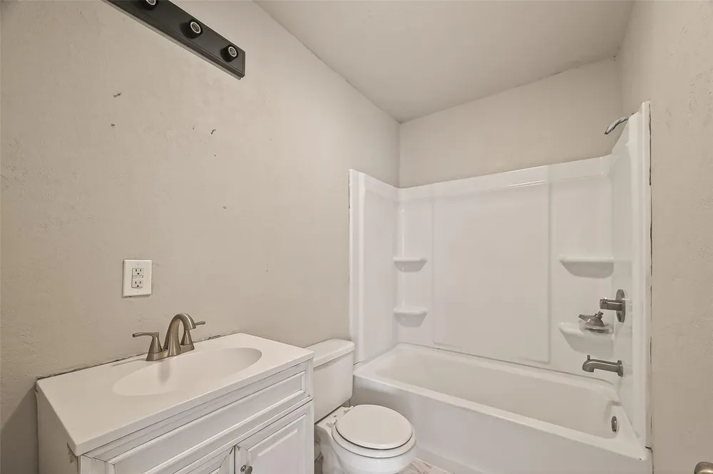 1221 Parkway Street Baytown, TX 77520