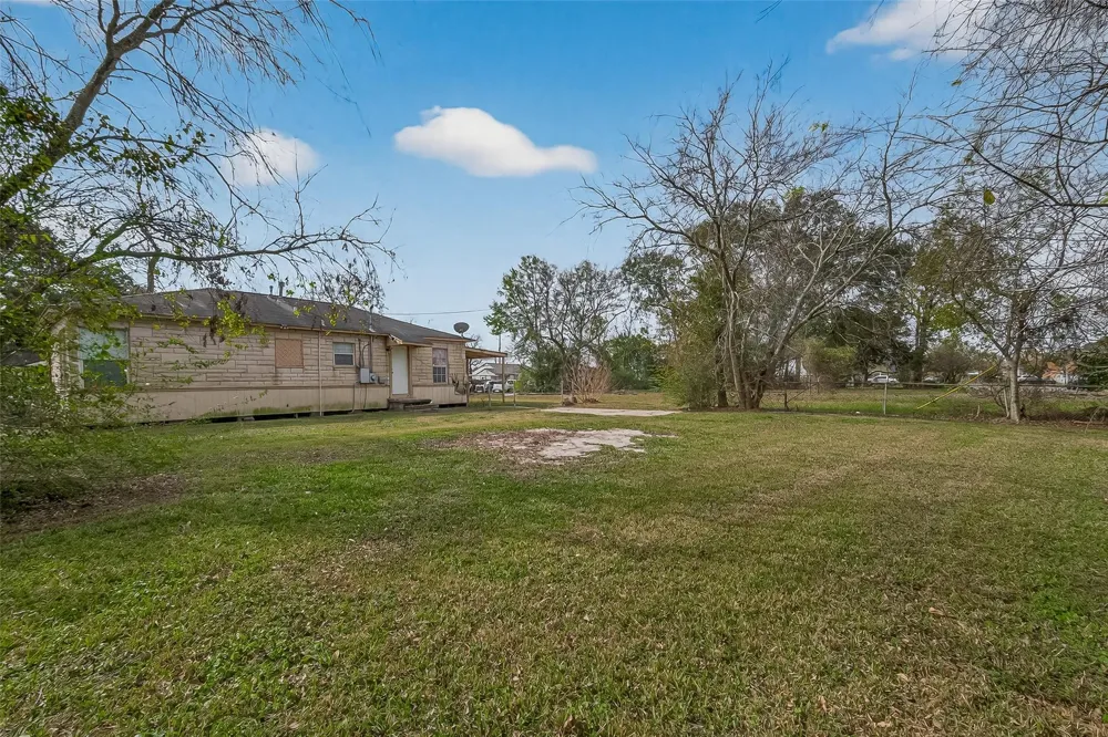 1221 Parkway Street Baytown, TX 77520