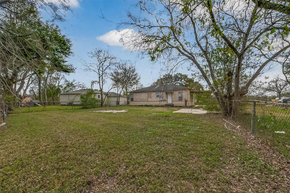 1221 Parkway Street Baytown, TX 77520
