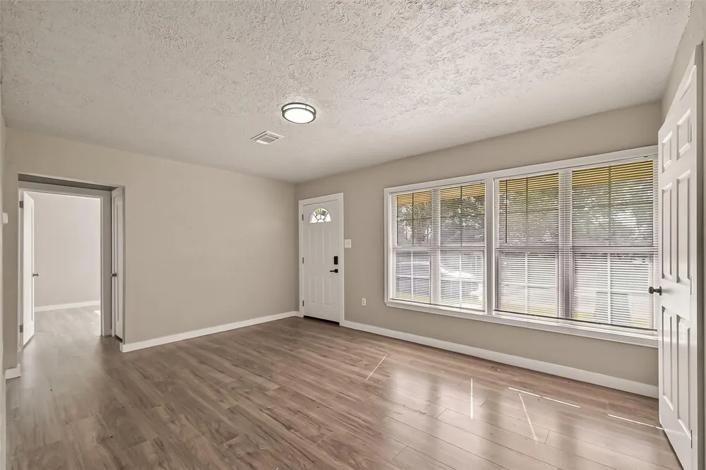 1221 Parkway Street Baytown, TX 77520