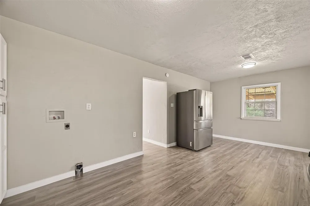 1221 Parkway Street Baytown, TX 77520