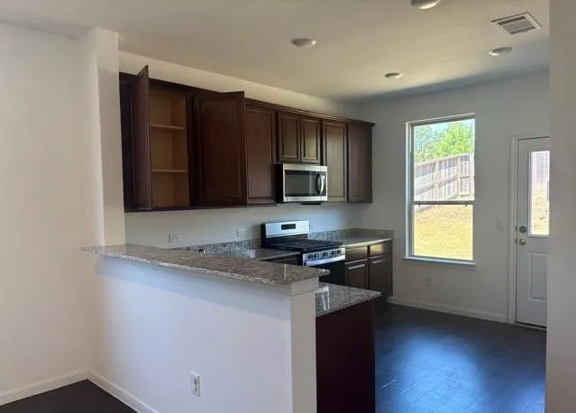 109 Chestnut Gate Drive Willis, TX 77378