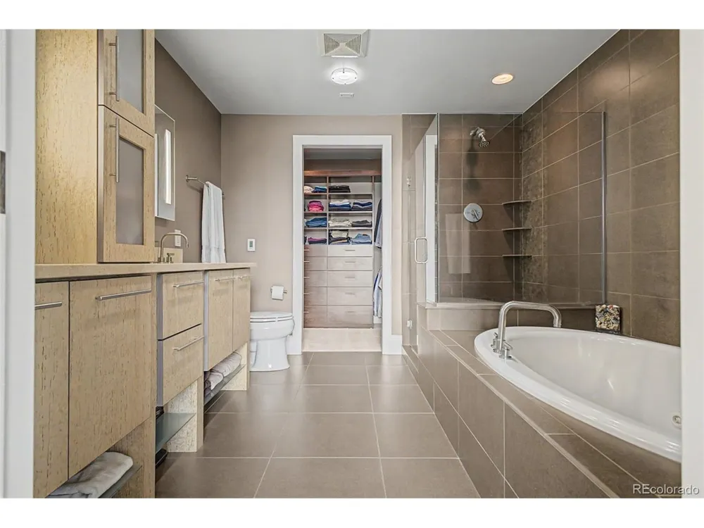 2001 Lincoln Street #1121 Denver, CO 80202