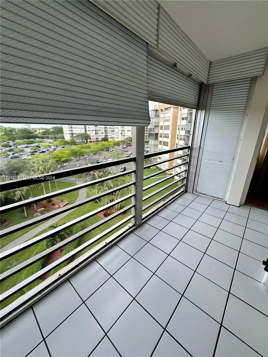 1100 Saint Charles Pl #606 Pembroke Pines, FL 33026