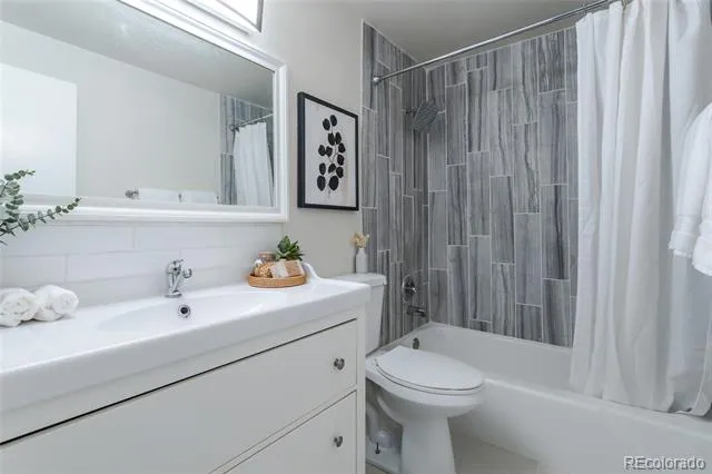 1200 S Monaco St Parkway #17 Denver, CO 80224
