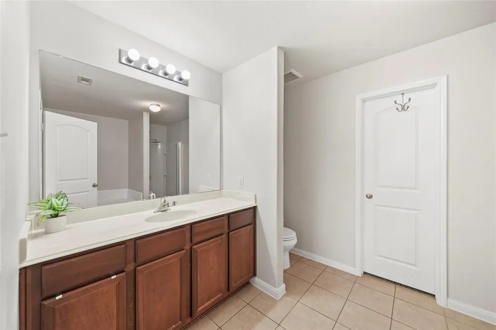 1607 Yellow Stone Drive Iowa Colony, TX 77583
