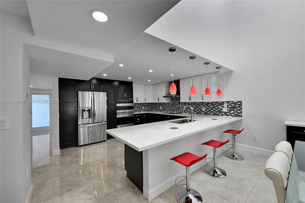 310 Poinciana Dr #802 Sunny Isles Beach, FL 33160