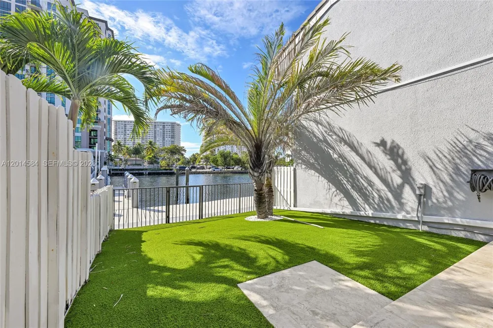 310 Poinciana Dr #802 Sunny Isles Beach, FL 33160