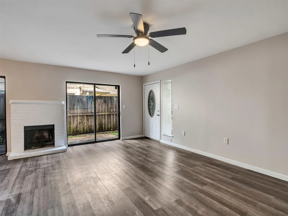 5636 Birchmont Drive #21 Houston, TX 77091