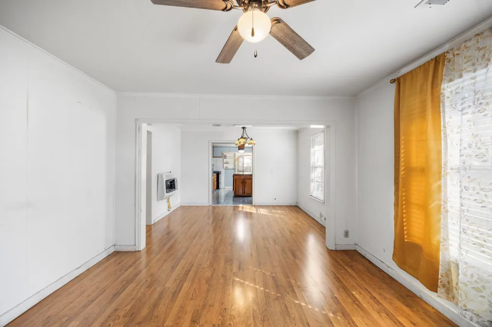 222 E James Street Baytown, TX 77520