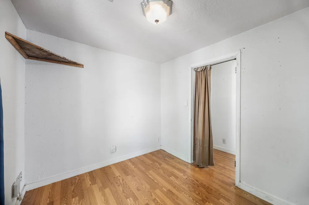 222 E James Street Baytown, TX 77520