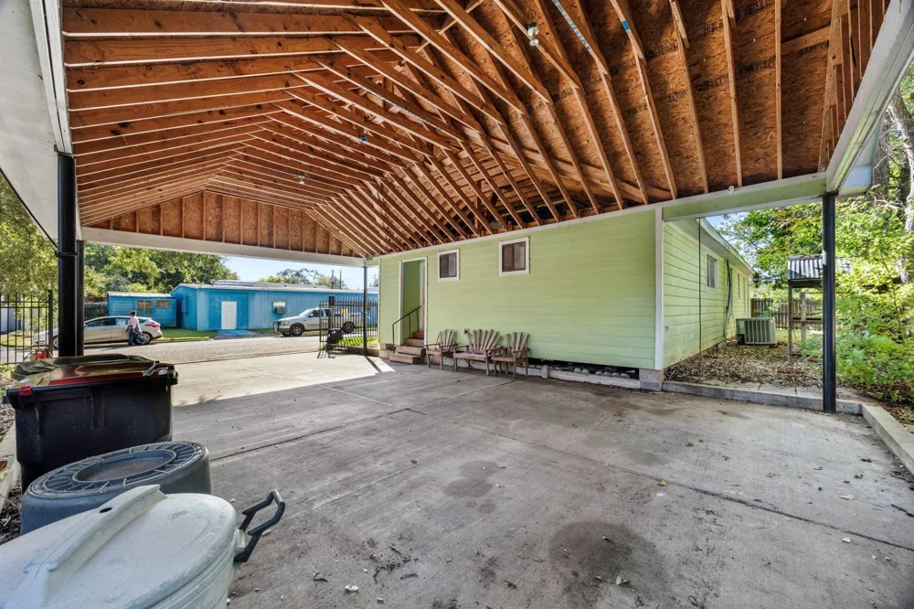 222 E James Street Baytown, TX 77520