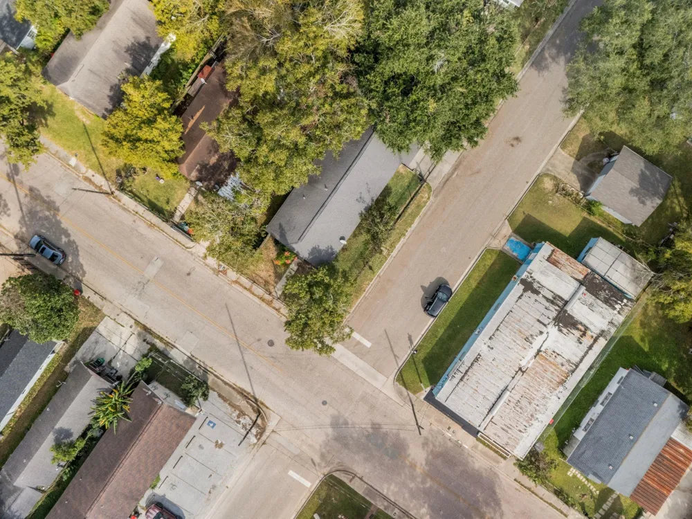 222 E James Street Baytown, TX 77520