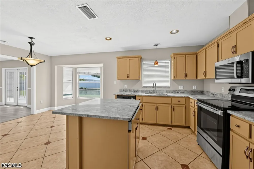 71st Street NW Bradenton, FL 34209