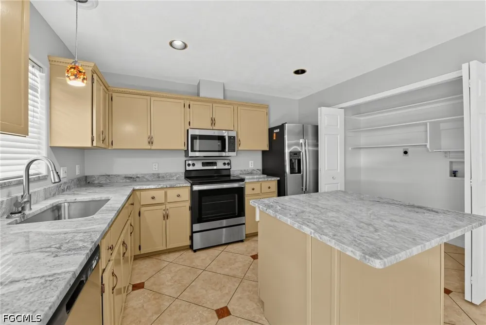 71st Street NW Bradenton, FL 34209