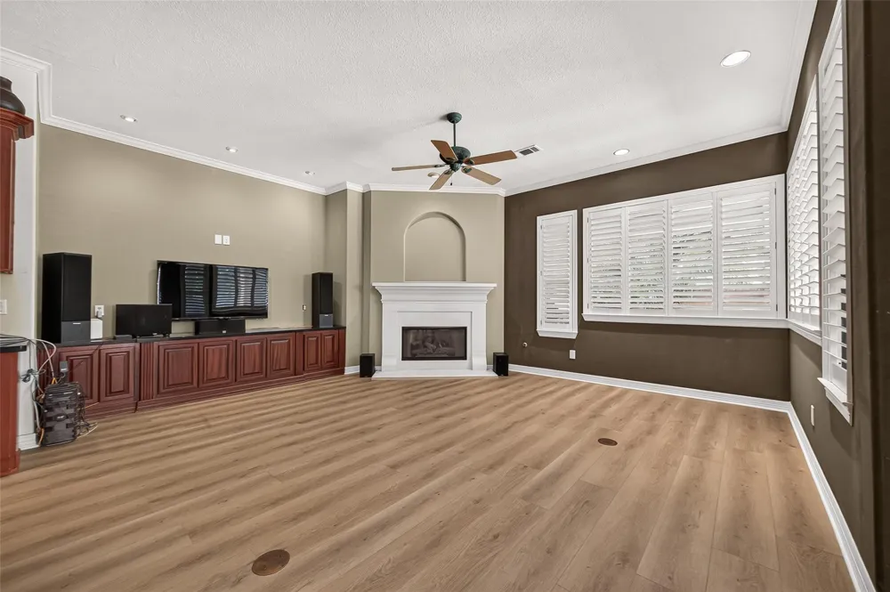 63 Harbor View Drive Sugar Land, TX 77479